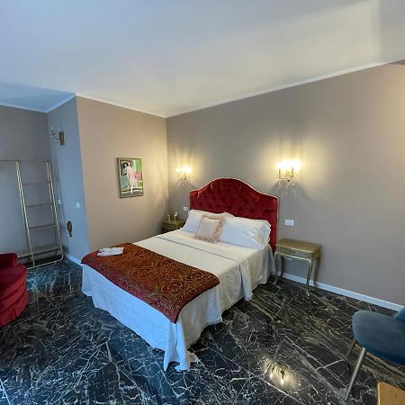 Prestige Suite Via Romagnoli 시르미오네 외부 사진